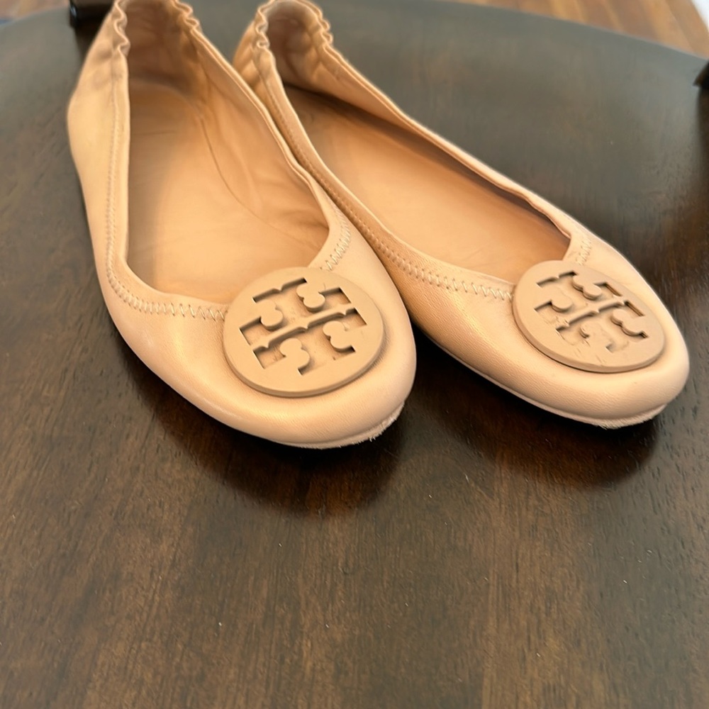 Tory Burch Ballet Flats in Taupe